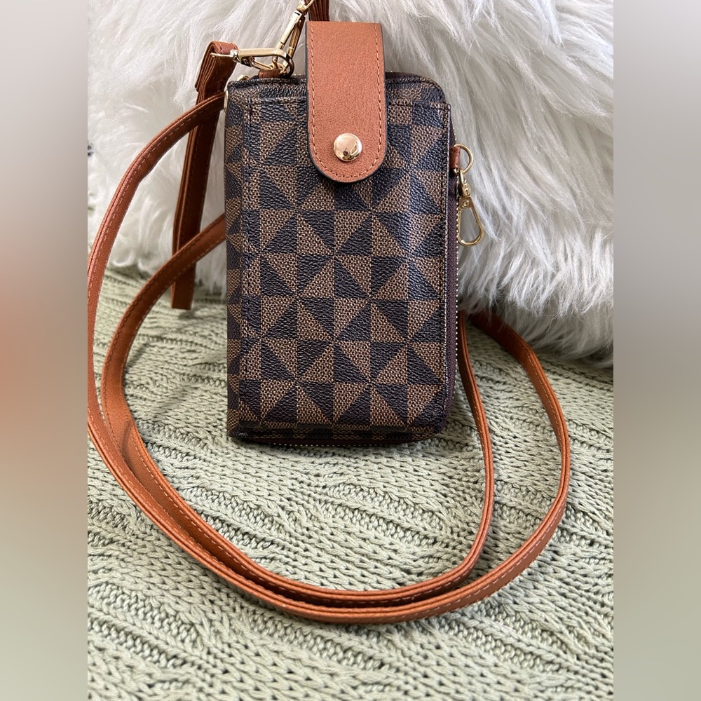 NEW Unbranded Poppy Geometric Crossbody Phone Bag with Tan Strap- Brown